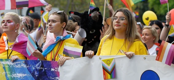 Die LGBTQIA+-Rechte: Ein weltweiter Vergleich - Globale Bewegungen & Herausforderungen