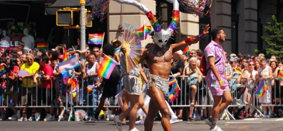 Die Bedeutung des Christopher Street Day (CSD) für die LGBTQ+-Gemeinschaft. - CSD & andere Events