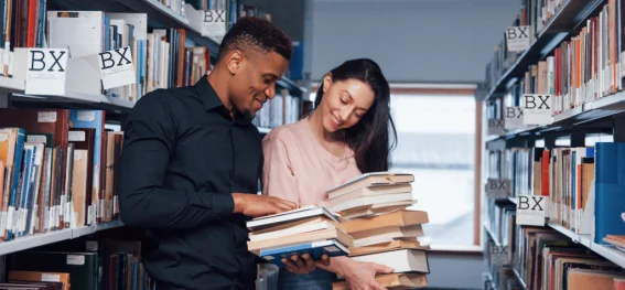 Verlockende Stunden in der Bibliothek